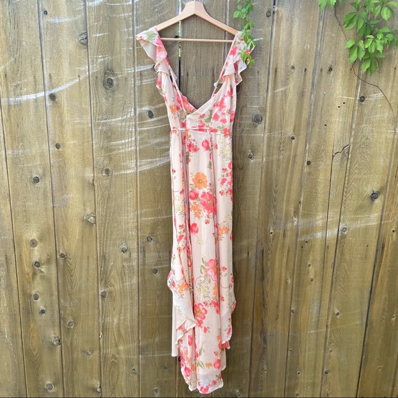 Dreamy Beige Floral Ruffle Wrap Maxi Dress 🌿 - Picture 7 of 11